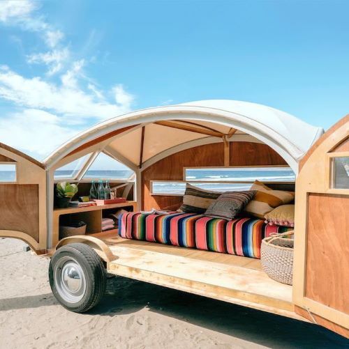 Hütte Hut: A high-design trailer fit for the beach.
trib.al