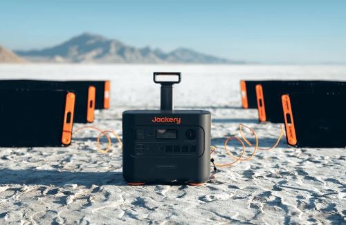 Jackery Solar Generator 3000 Pro